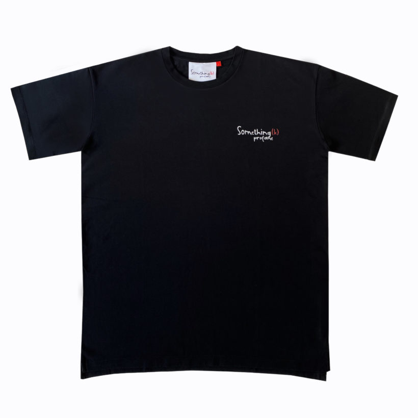 Schwarzes tshirt mit Logo blackbackground