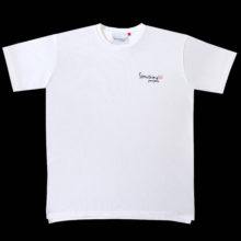 Weisses tshirt mit Logo blackbackground